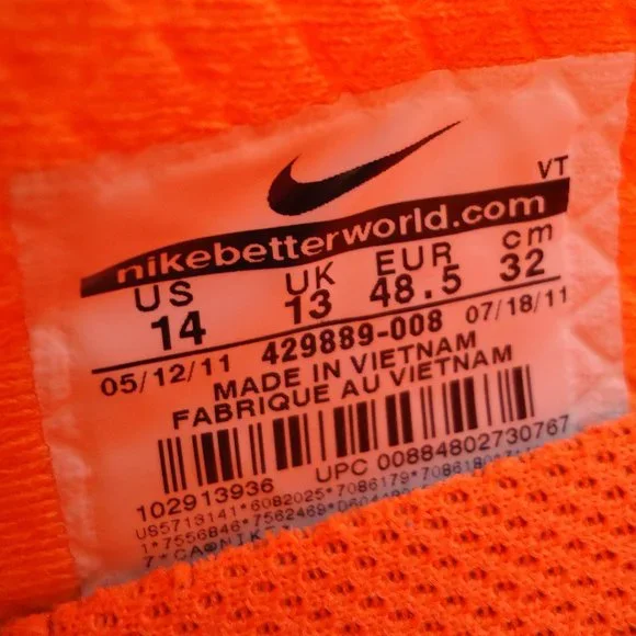 SIZE 14. NIKE AIR MAX 2011 RUNNING SNEAKERS